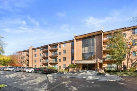 Photo of 801 79th Street #103, Darien, IL 60561 (MLS # 12513314)