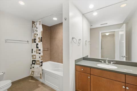 Tiny photo for 130 N Garland Court #2504, Chicago, IL 60602 (MLS # 12697097)