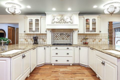 Tiny photo for 39 Mockingbird Lane, Oak Brook, IL 60523 (MLS # 12521717)