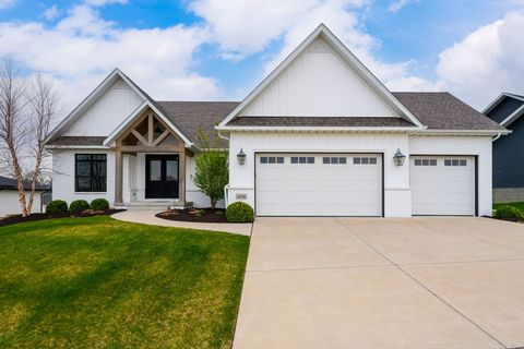 Photo of 4716 Paddington Circle, Bettendorf, IA 52722 (MLS # 12614905)