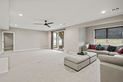 Tiny photo for 4716 Paddington Circle, Bettendorf, IA 52722 (MLS # 12614905)