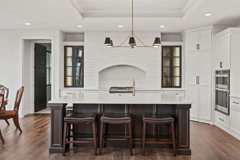 Tiny photo for 4716 Paddington Circle, Bettendorf, IA 52722 (MLS # 12614905)