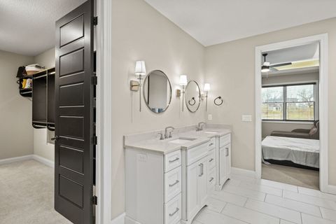 Tiny photo for 4716 Paddington Circle, Bettendorf, IA 52722 (MLS # 12614905)