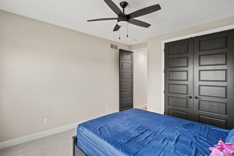 Tiny photo for 4716 Paddington Circle, Bettendorf, IA 52722 (MLS # 12614905)