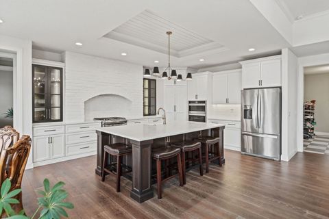 Tiny photo for 4716 Paddington Circle, Bettendorf, IA 52722 (MLS # 12614905)