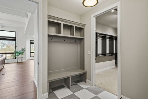 Tiny photo for 4716 Paddington Circle, Bettendorf, IA 52722 (MLS # 12614905)