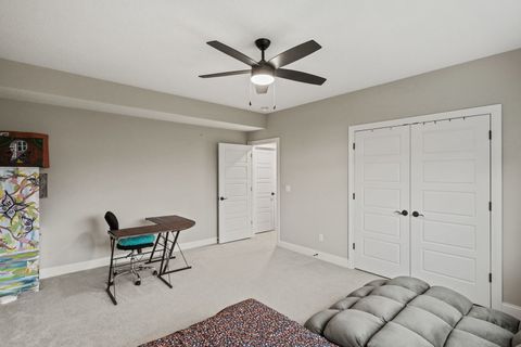 Tiny photo for 4716 Paddington Circle, Bettendorf, IA 52722 (MLS # 12614905)