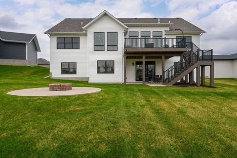 Tiny photo for 4716 Paddington Circle, Bettendorf, IA 52722 (MLS # 12614905)