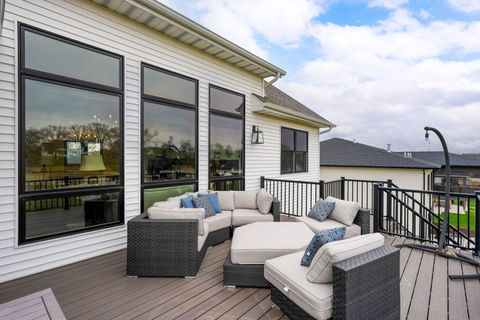 Tiny photo for 4716 Paddington Circle, Bettendorf, IA 52722 (MLS # 12614905)