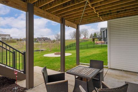 Tiny photo for 4716 Paddington Circle, Bettendorf, IA 52722 (MLS # 12614905)