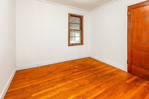 Tiny photo for 1105 W Walkup Avenue, Carbondale, IL 62901 (MLS # 12607936)