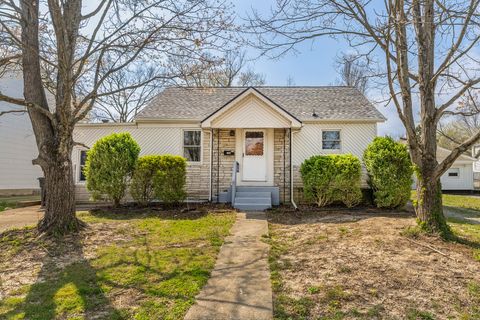 Photo of 1105 W Walkup Avenue, Carbondale, IL 62901 (MLS # 12607936)