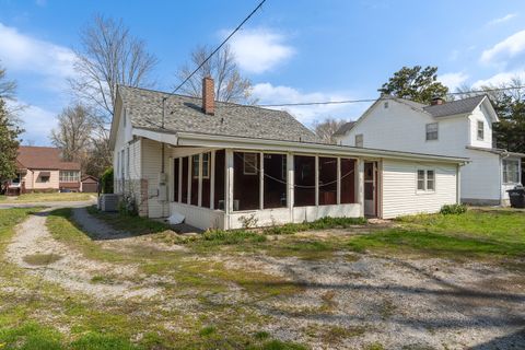 Tiny photo for 1105 W Walkup Avenue, Carbondale, IL 62901 (MLS # 12607936)