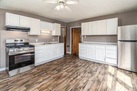 Tiny photo for 1105 W Walkup Avenue, Carbondale, IL 62901 (MLS # 12607936)