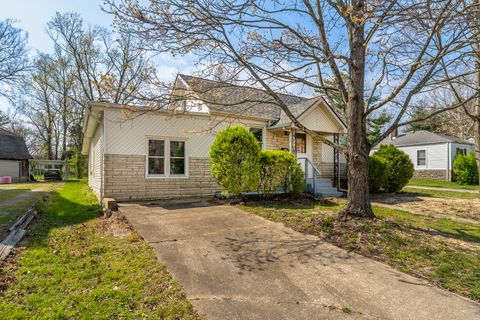 Tiny photo for 1105 W Walkup Avenue, Carbondale, IL 62901 (MLS # 12607936)