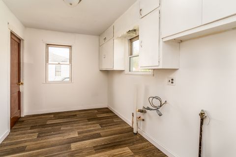 Tiny photo for 1105 W Walkup Avenue, Carbondale, IL 62901 (MLS # 12607936)