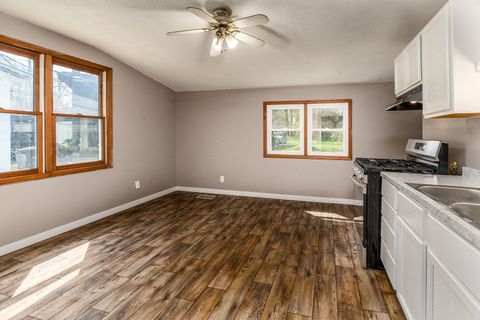 Tiny photo for 1105 W Walkup Avenue, Carbondale, IL 62901 (MLS # 12607936)