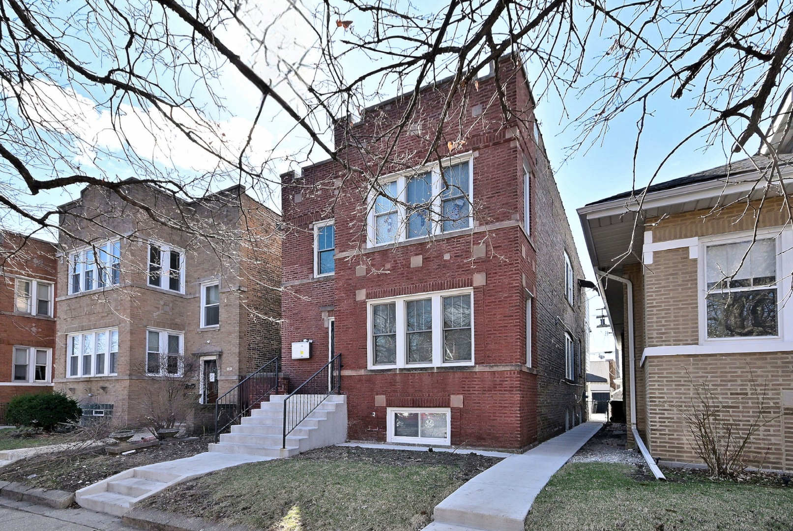 5029 W ALTGELD Street