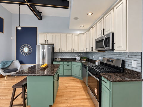 Tiny photo for 4825 S Prairie Avenue #4, Chicago, IL 60615 (MLS # 12756805)