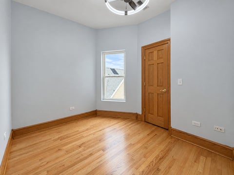 Tiny photo for 4825 S Prairie Avenue #4, Chicago, IL 60615 (MLS # 12756805)