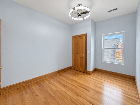 Tiny photo for 4825 S Prairie Avenue #4, Chicago, IL 60615 (MLS # 12756805)
