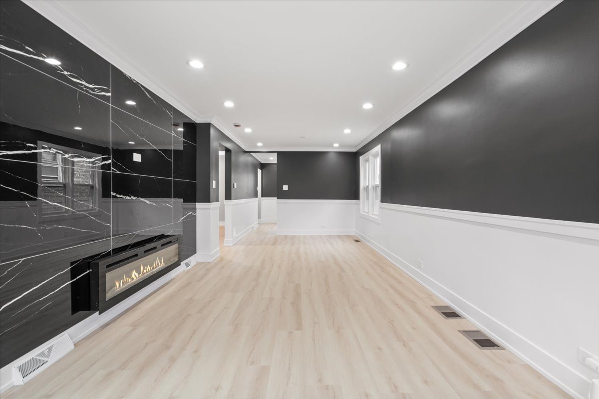 9737 S University Avenue