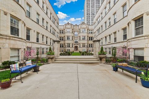 Tiny photo for 824 W Sunnyside Avenue #3, Chicago, IL 60640 (MLS # 12616084)