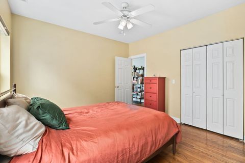 Tiny photo for 824 W Sunnyside Avenue #3, Chicago, IL 60640 (MLS # 12616084)