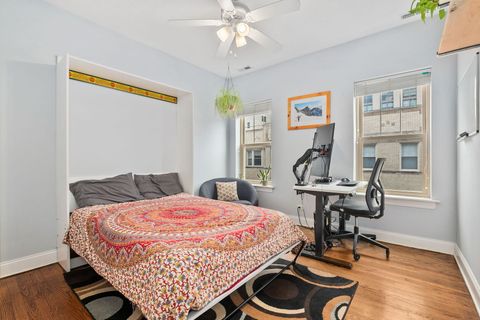 Tiny photo for 824 W Sunnyside Avenue #3, Chicago, IL 60640 (MLS # 12616084)