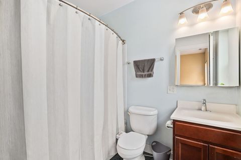 Tiny photo for 824 W Sunnyside Avenue #3, Chicago, IL 60640 (MLS # 12616084)