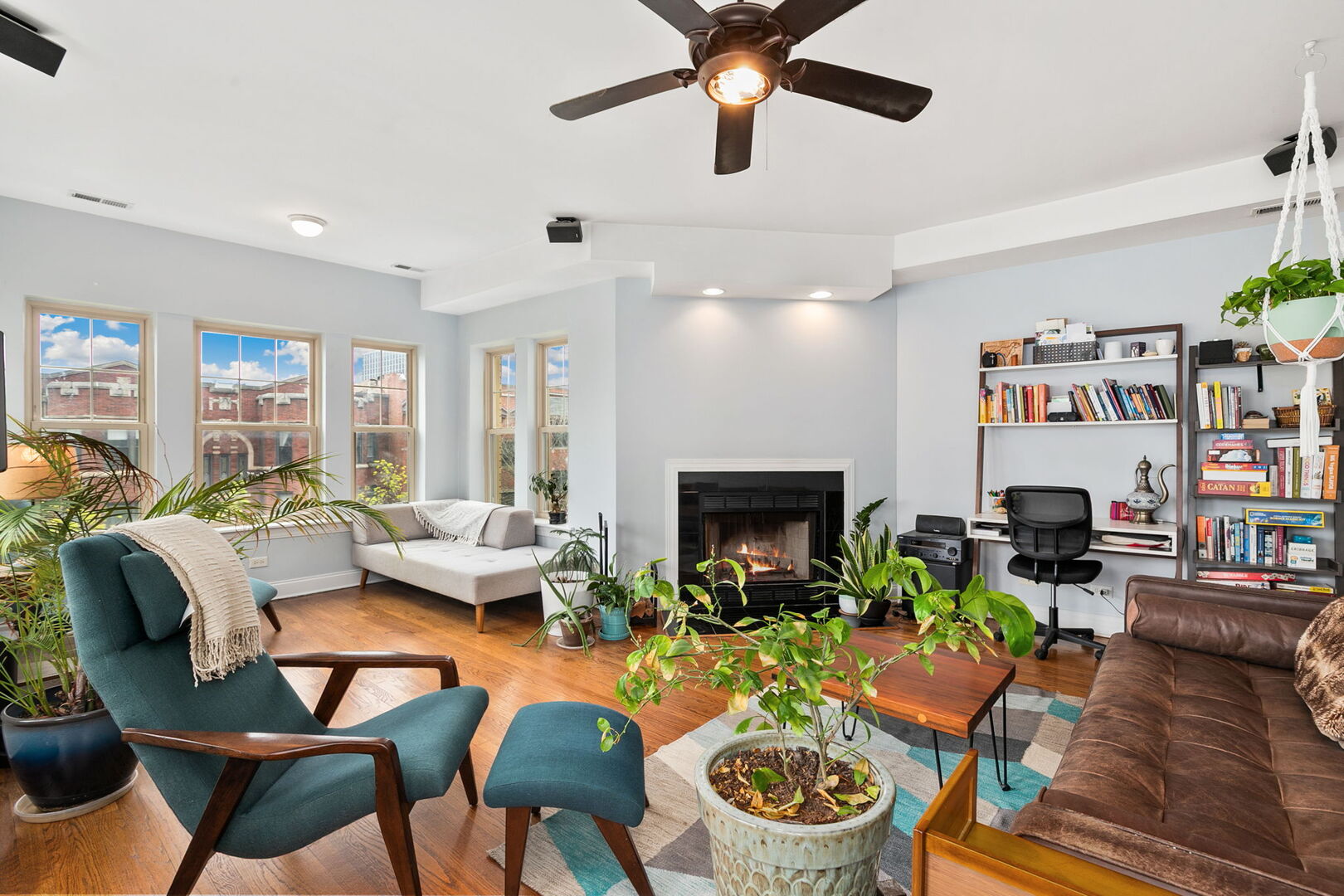 824 W Sunnyside Avenue 3