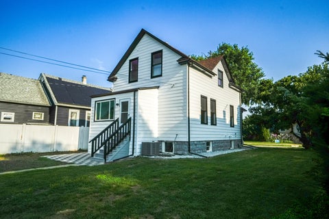 Tiny photo for 8034 42nd Street, Lyons, IL 60534 (MLS # 12716653)