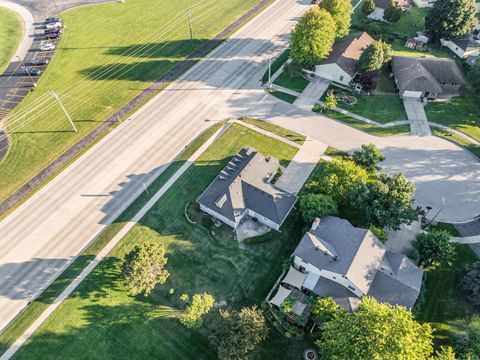 Tiny photo for 101 Bell Court, Oswego, IL 60543 (MLS # 12573583)