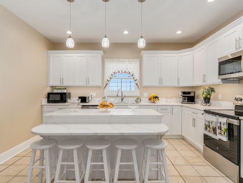 Tiny photo for 101 Bell Court, Oswego, IL 60543 (MLS # 12573583)