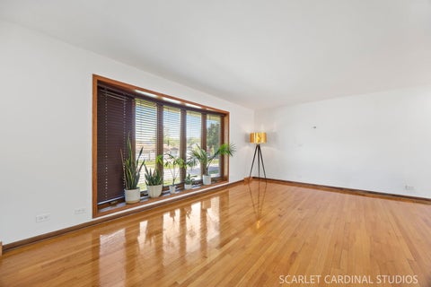 Tiny photo for 560 Lincoln Street, Roselle, IL 60172 (MLS # 12690114)