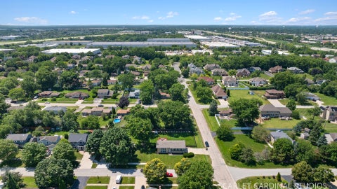 Tiny photo for 560 Lincoln Street, Roselle, IL 60172 (MLS # 12690114)