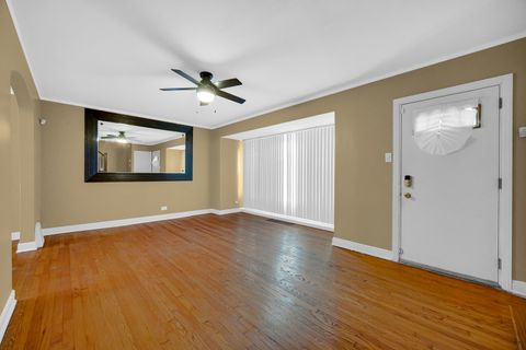 Tiny photo for 10626 S Prairie Avenue, Chicago, IL 60628 (MLS # 12514890)
