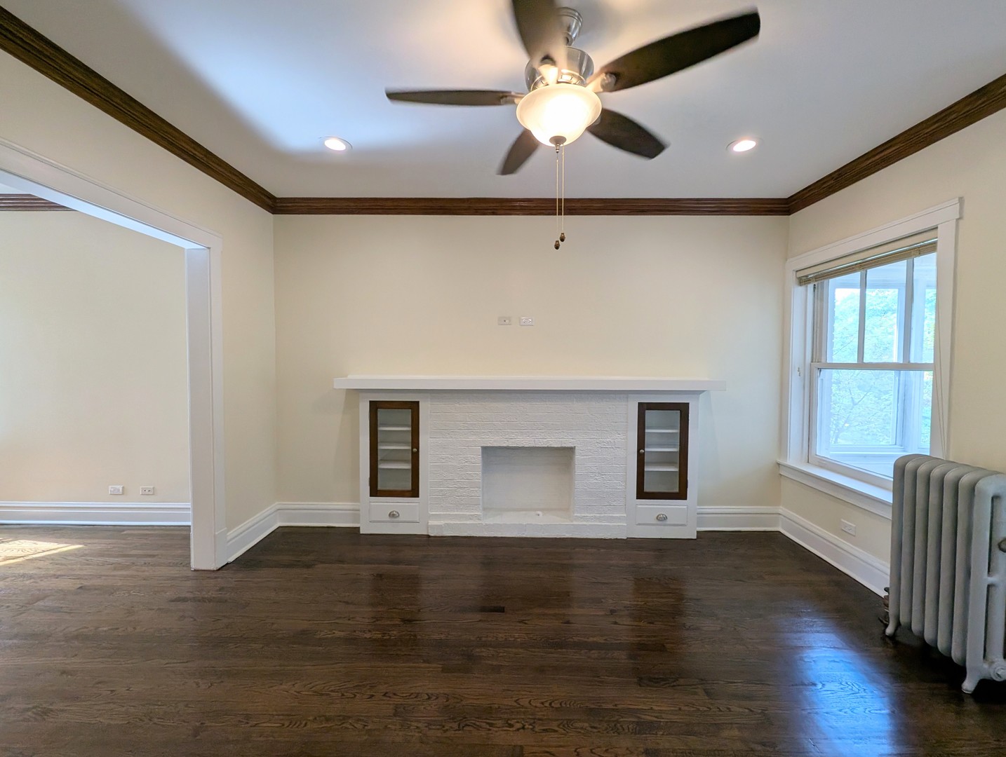 1407 W winona Avenue 2