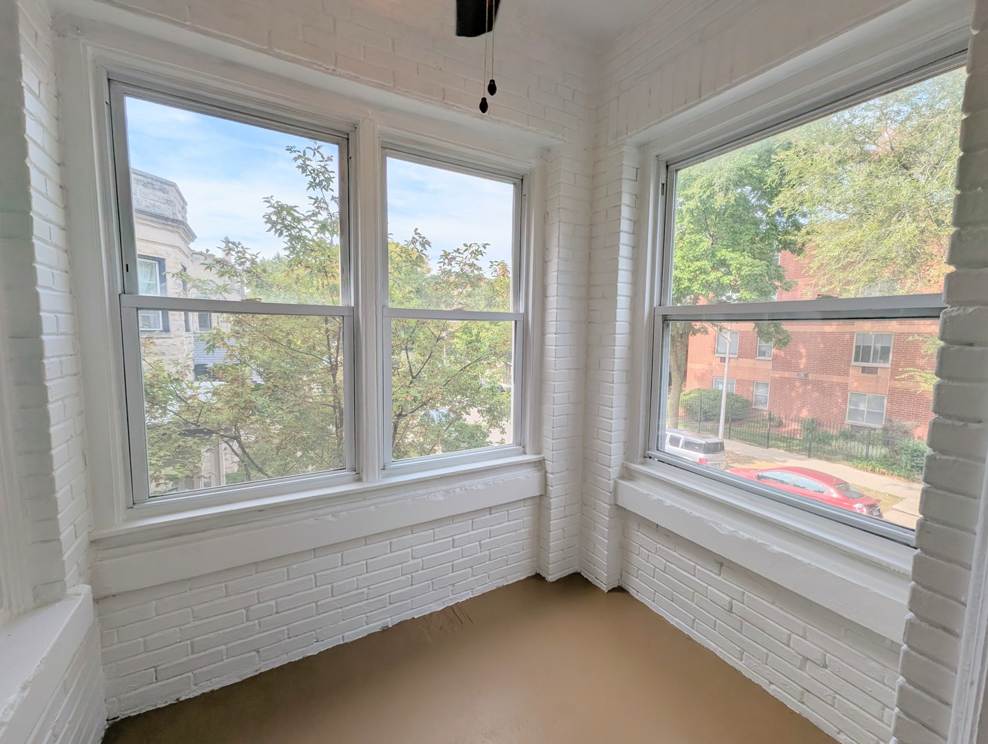 1407 W winona Avenue 2