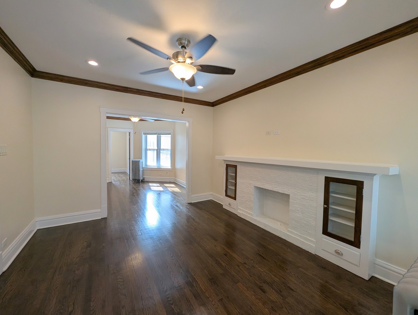 1407 W winona Avenue 2