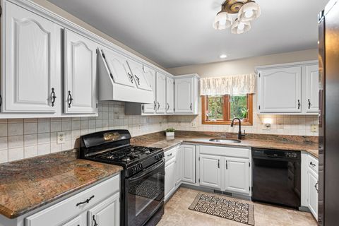 Tiny photo for 124 N 350 W, Valparaiso, IN 46385 (MLS # 12484449)