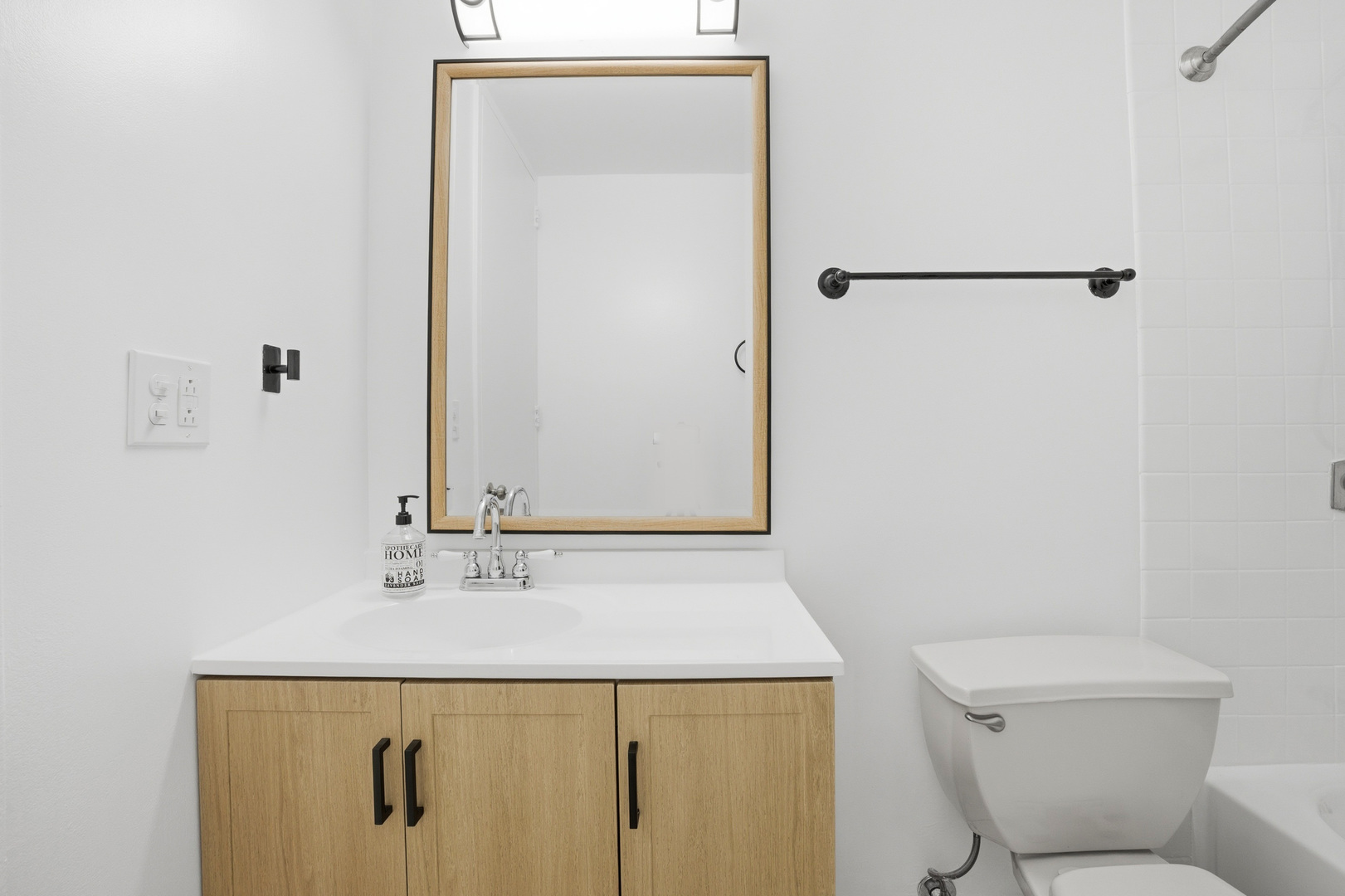 2605 S Indiana Avenue 302