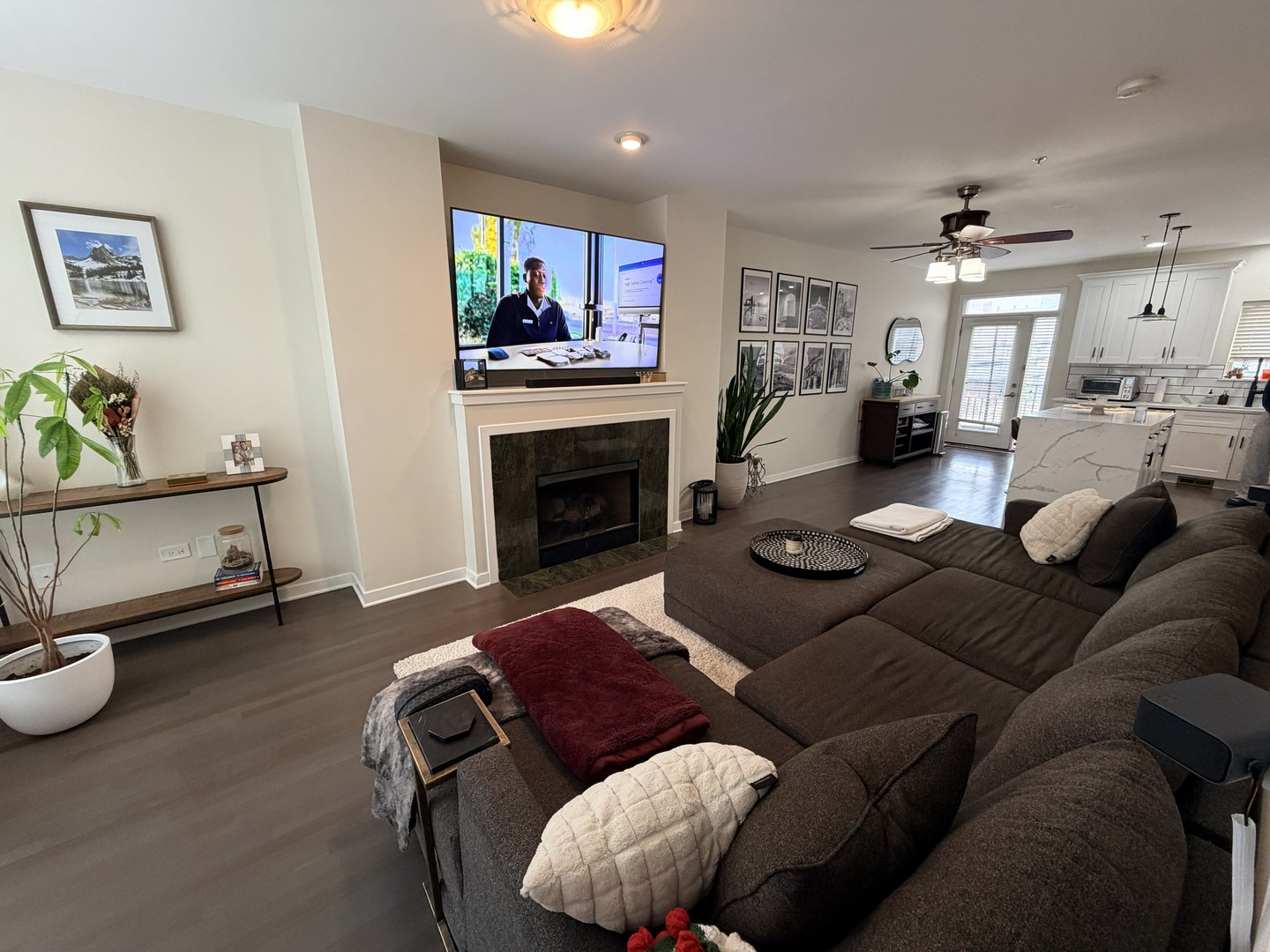 2323 S Wabash Avenue 14