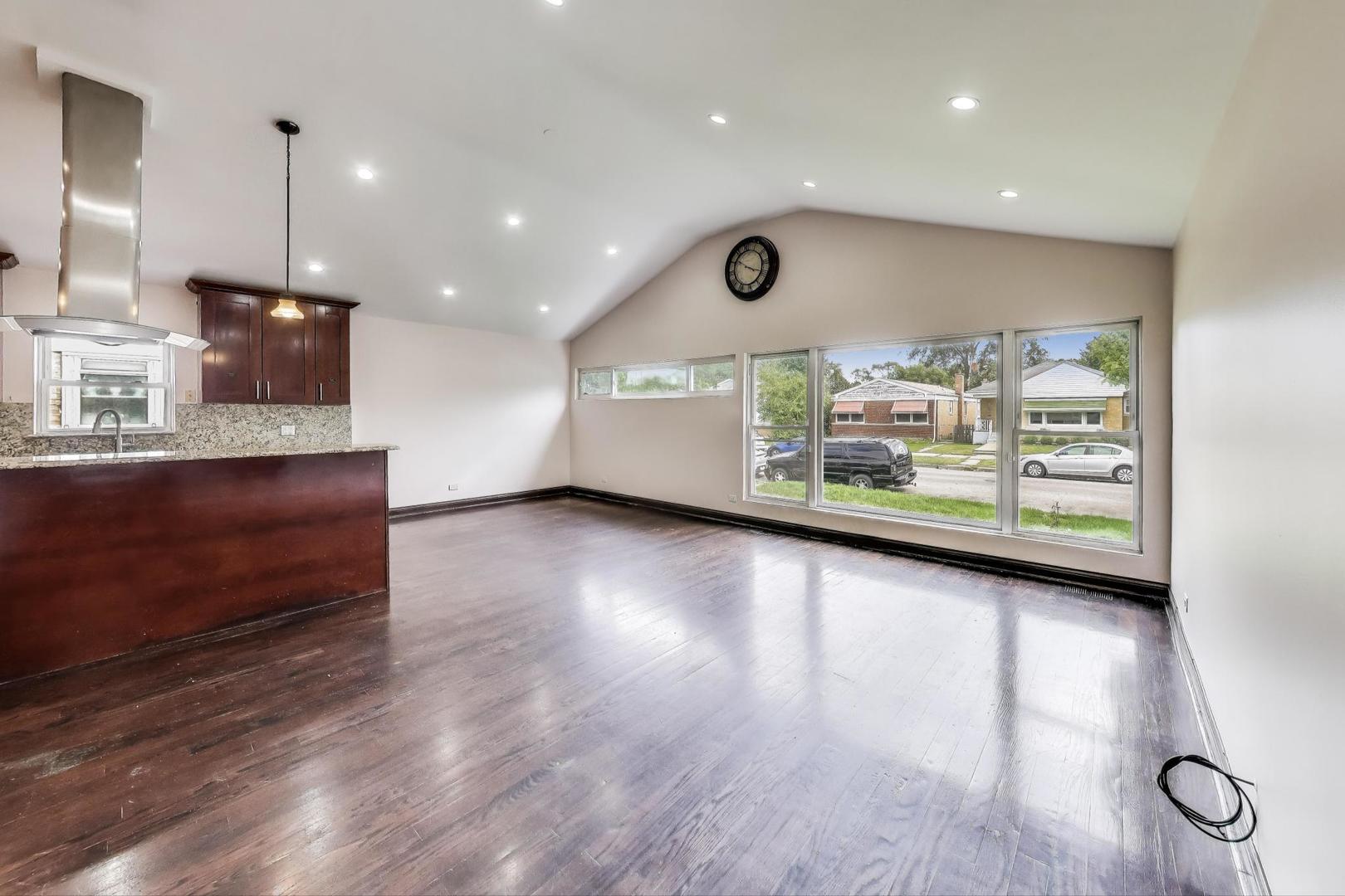 6544 N Albany Avenue