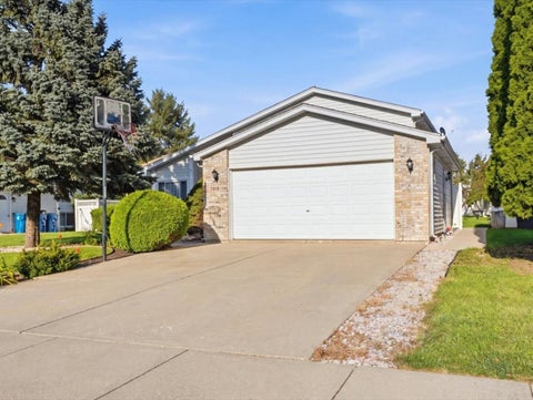 Tiny photo for 2010 WATERTOWER Place, Crest Hill, IL 60403 (MLS # 12741523)