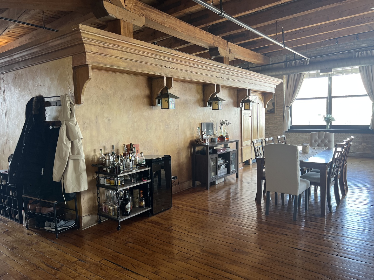1147 W Ohio Street 702