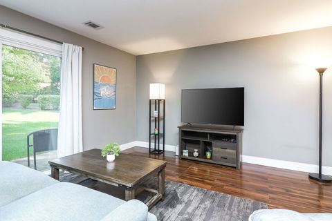 Tiny photo for 893 Nelli Court #101, Naperville, IL 60563 (MLS # 12470385)