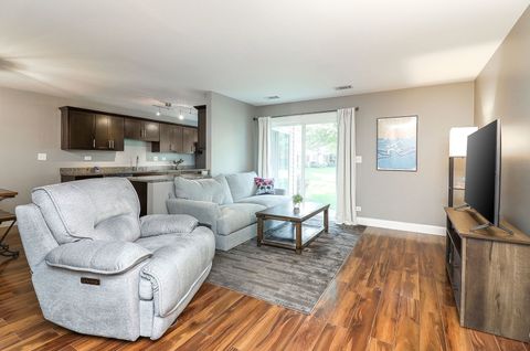 Tiny photo for 893 Nelli Court #101, Naperville, IL 60563 (MLS # 12470385)