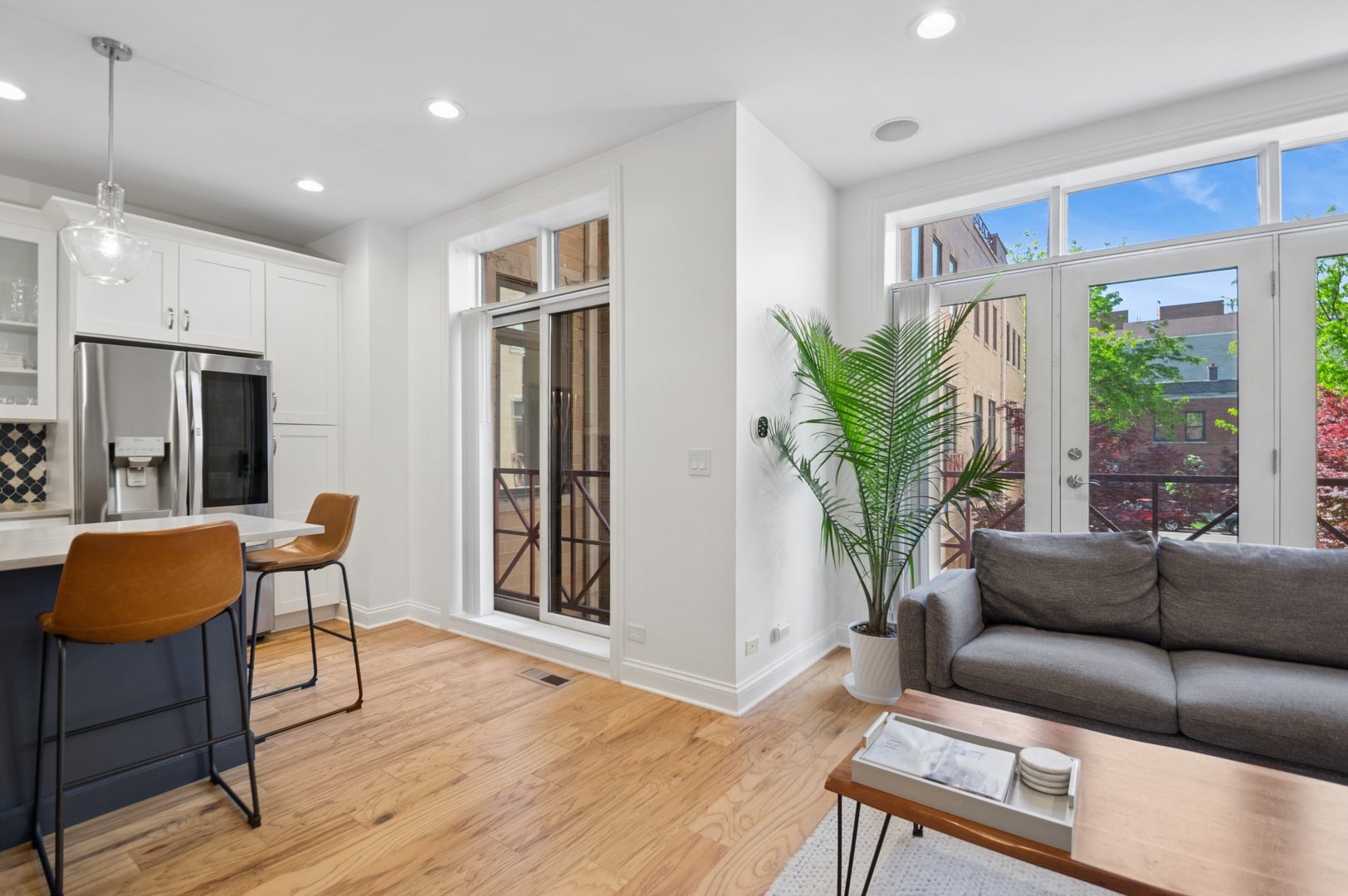 1350 W Byron Street 7