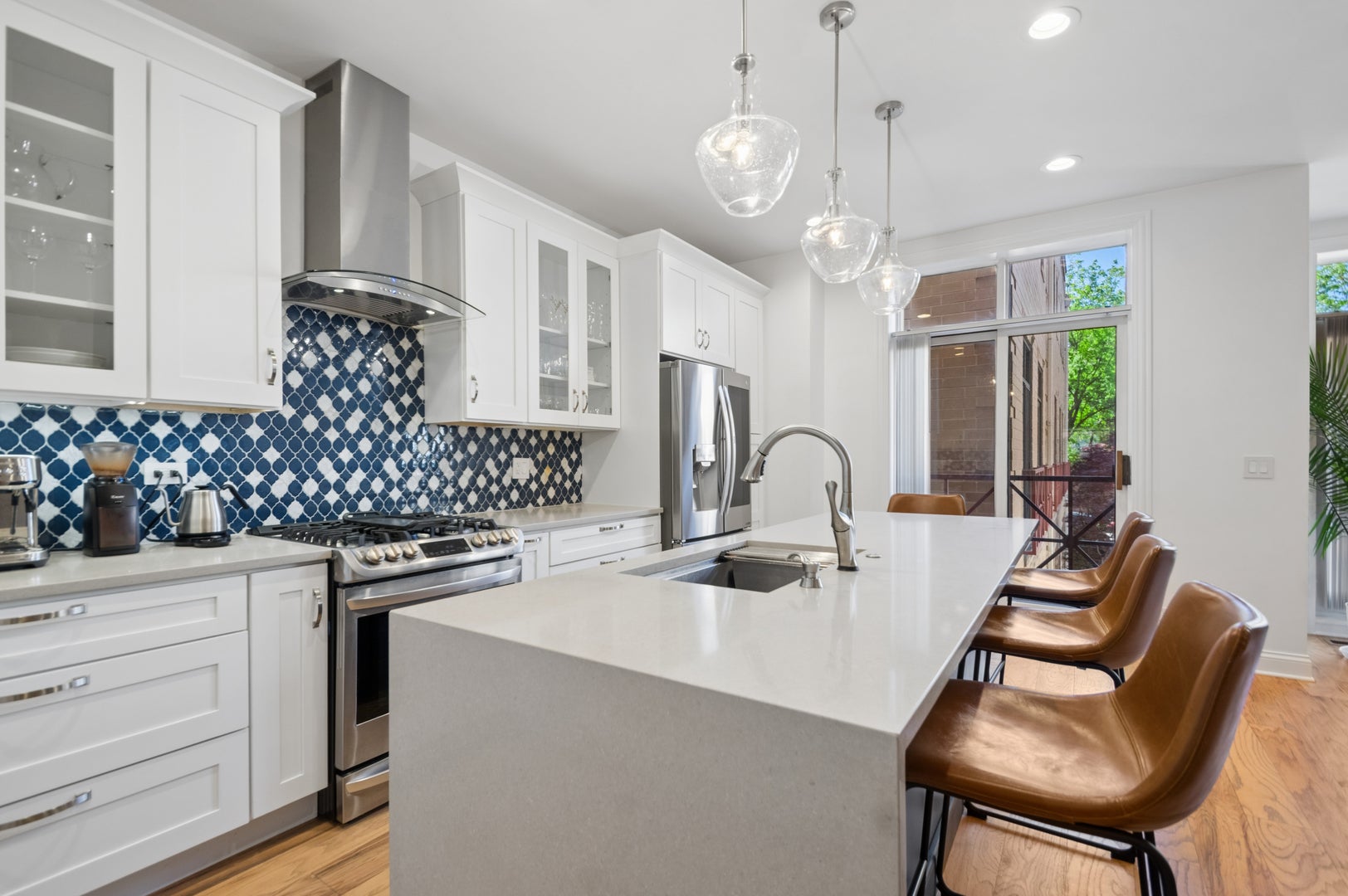 1350 W Byron Street 7